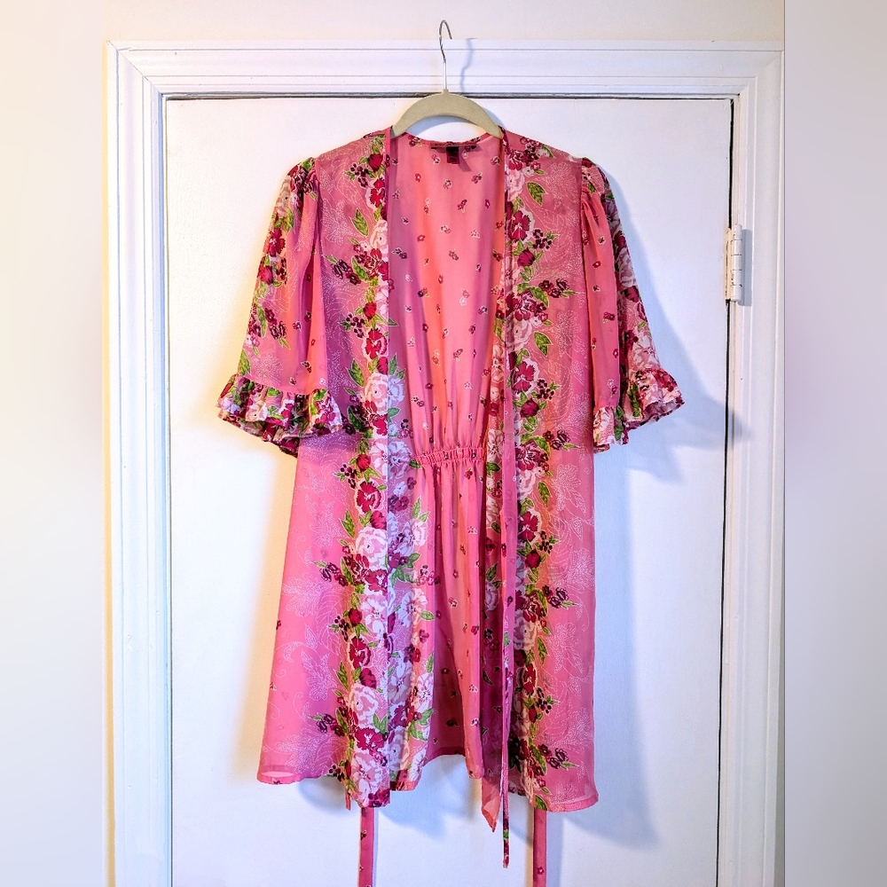 Betsy Johnson Pink Floral robe